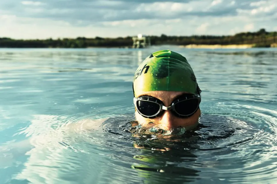 Nager en eau libre en voyage : les bons réflexes